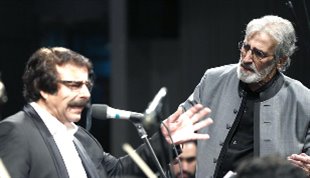 از «آوار» تا نیلوفرانه/ علیرضا افتخاری با فریدون شهبازیان روی صحنه رفت