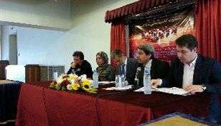 نشست خبری كنسرت گروه ایتالیایی كامریستی دلا اسكالا با حضور سفیر این کشور در ایران در تالار وحدت برگزار شد