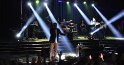 گزارش تصویری از کنسرت «امید حاجیلی» در تبریز