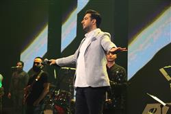 گزارش تصویری از آخرین کنسرت مردادی «امید حاجیلی» در تهران