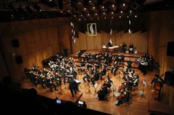 ارکستر «نغمه باران» در جشنواره فجر به روی صحنه رفت