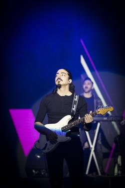 کنسرت علیرضا طلیسچی در جشنواره موسیقی فجر/ «دیوونه دوست‌داشتنی» اجرا شد